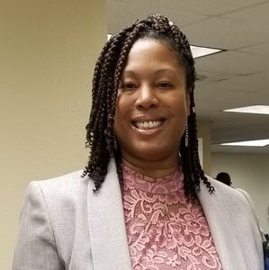 Meet your Posher, Cassandra